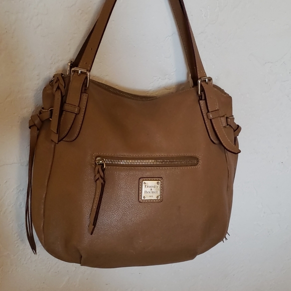 Dooney & Bourke Handbags - Dooney & Bourke tan leather shoulder bag